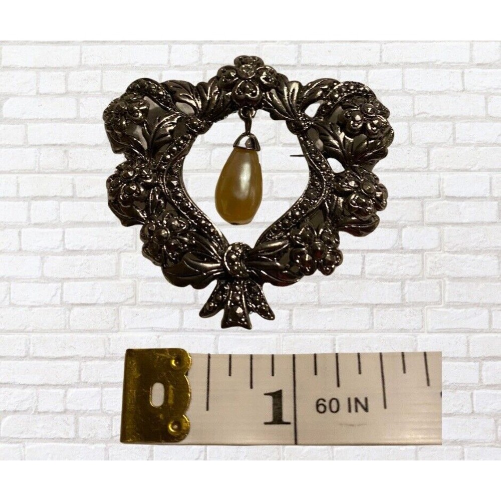 Avon Romantic Renaissance Brooch Vintage 1990's Heart Flowers Marcasite Pin